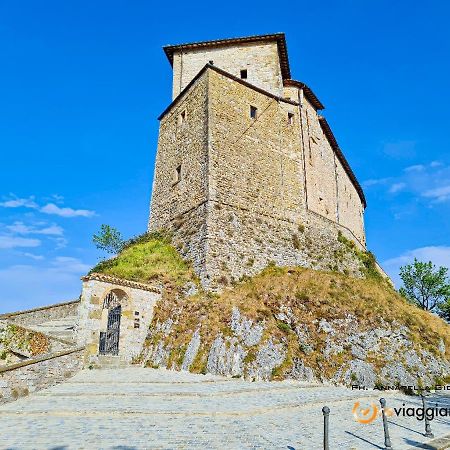 Locanda Del Castello Frontone Buitenkant foto