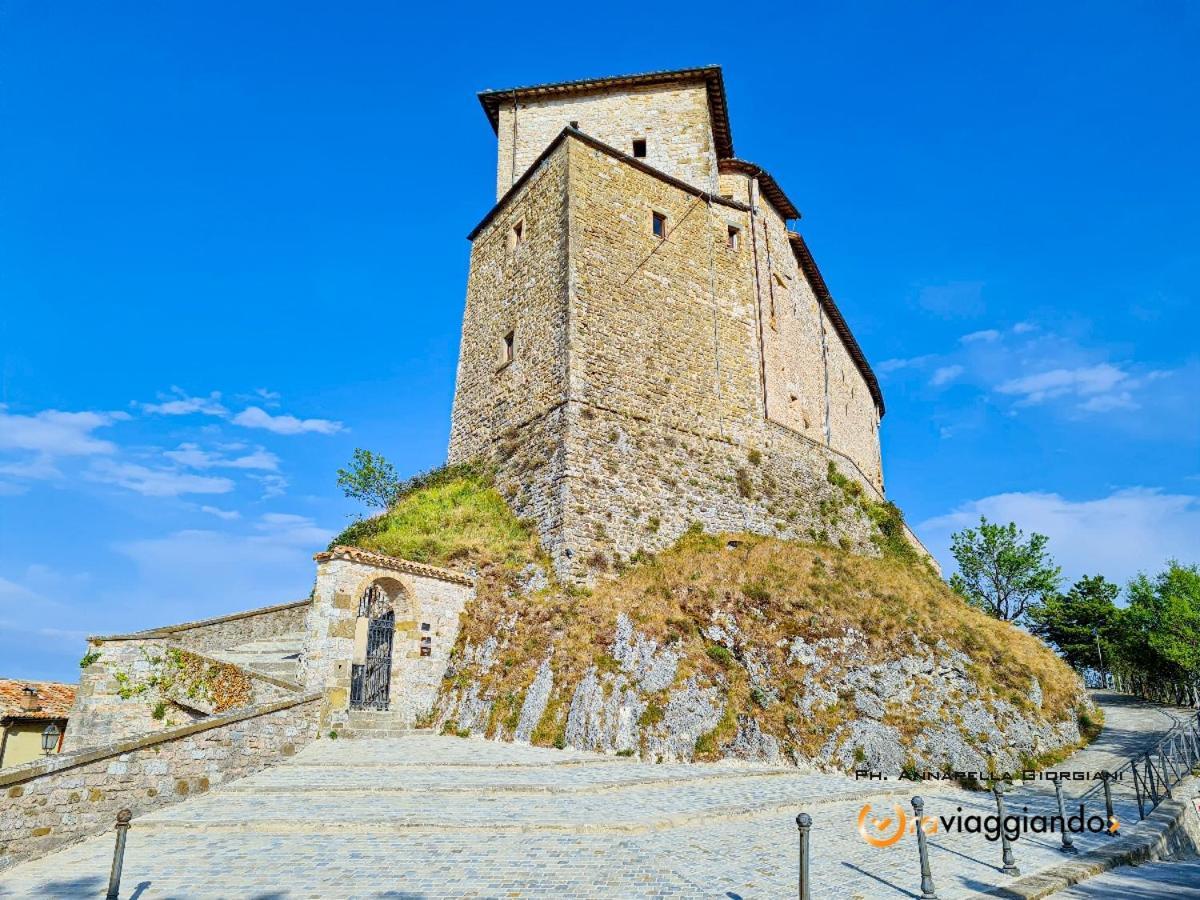 Locanda Del Castello Frontone Buitenkant foto
